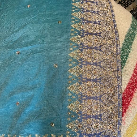 Pure silk banarasi saree each $150 - Picture 9 of 9